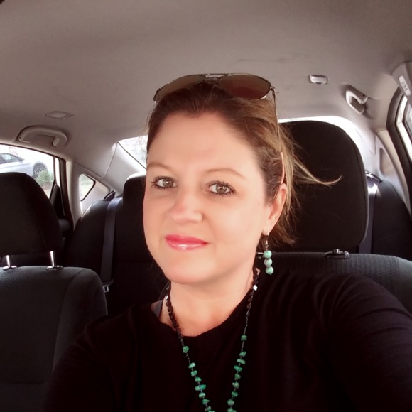 Meet your Posher, Amanda - Picture 1 of 1